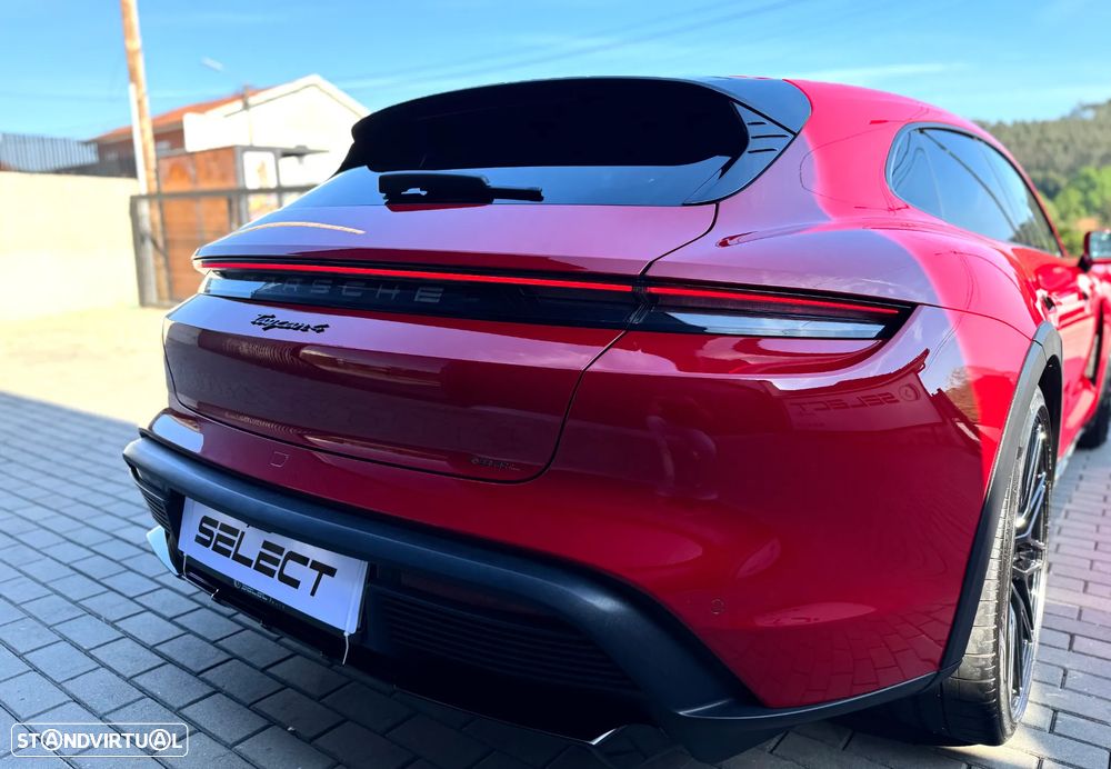 Porsche Taycan Cross Turismo 4 - 22