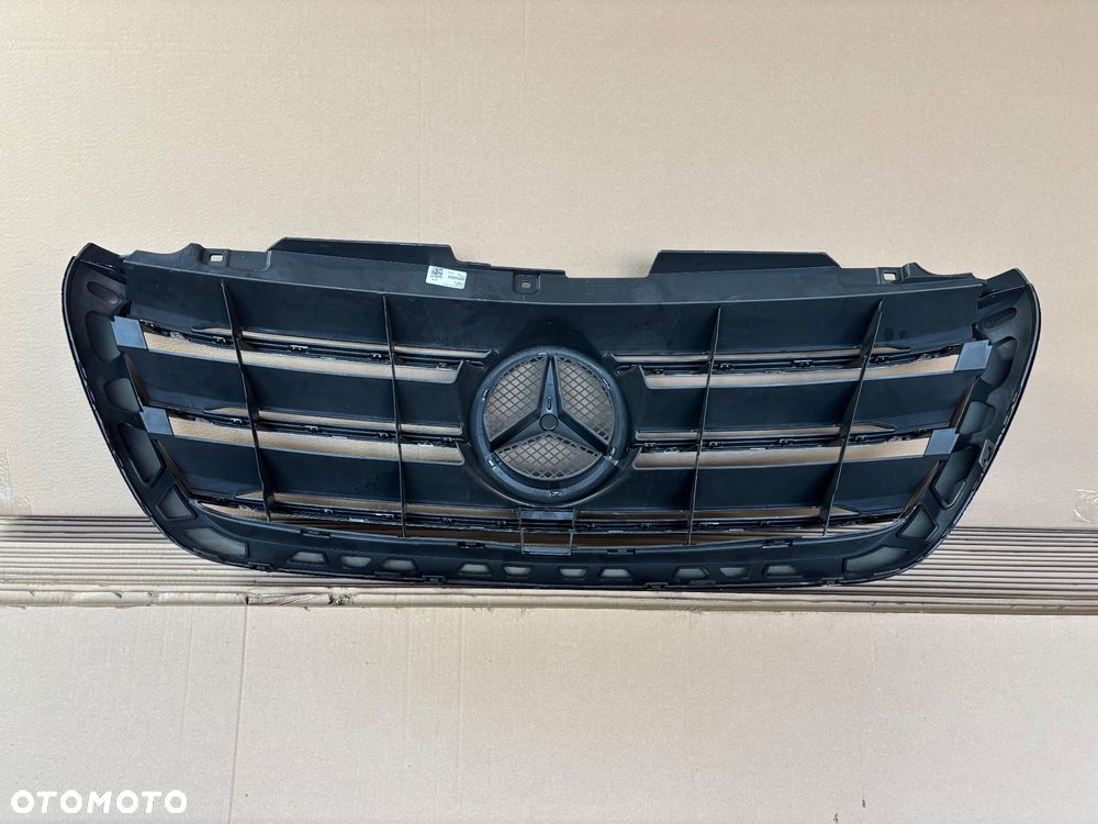 Mercedes Sprinter 907,910 Atrapa ,Grill - 2