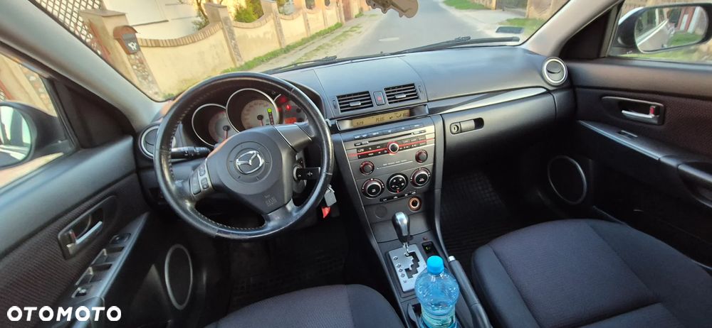 Mazda 3 1.6 Active + - 16