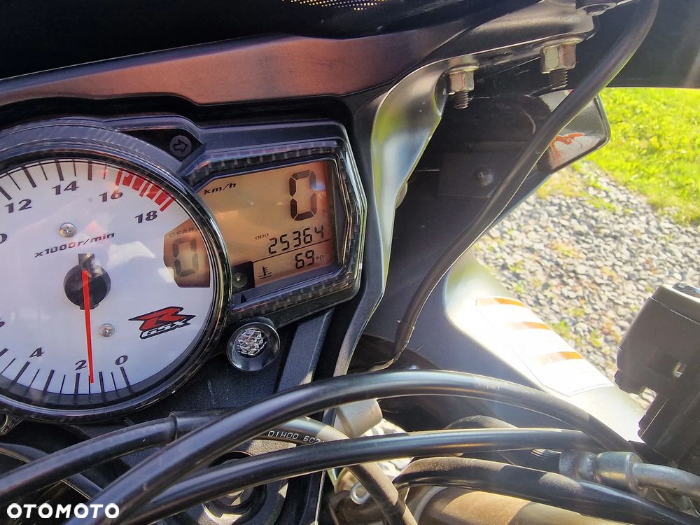 Suzuki GSX-R - 6