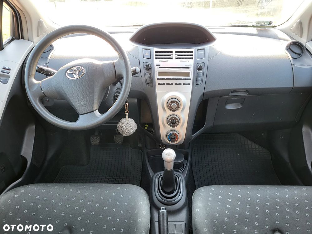 Toyota Yaris 1.3 Luna A/C - 10