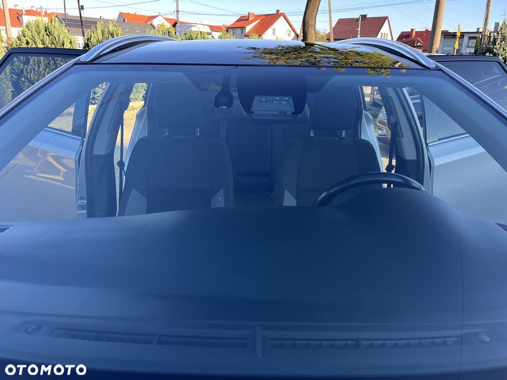 Toyota Auris 1.8 HSD Luna - 26