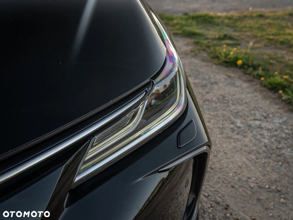 Toyota Corolla 1.8 Hybrid Selection - 11