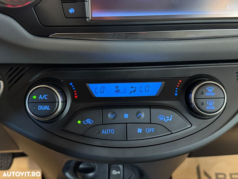 TOYOTA Yaris 2016 — imagine 16