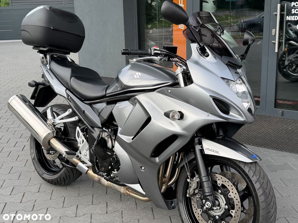 Suzuki GSX - 22