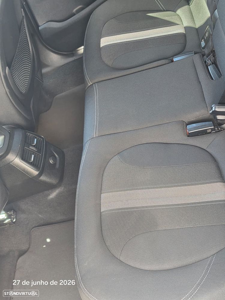 BMW 216 Active Tourer d Line Sport Auto - 33