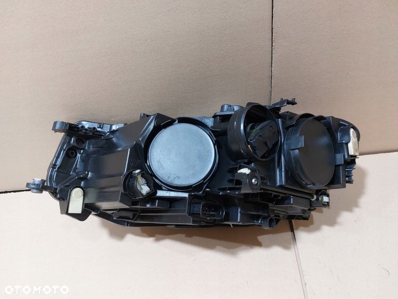 LAMPA PRAWY PRZÓD T-CROSS 2GM 2GM941006A - 9