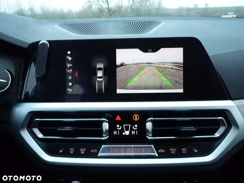 BMW Seria 3 330i xDrive M Sport sport - 22