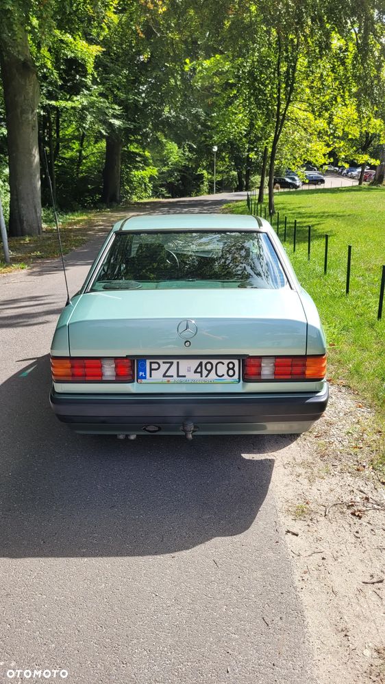 Mercedes-Benz W201 (190) - 5