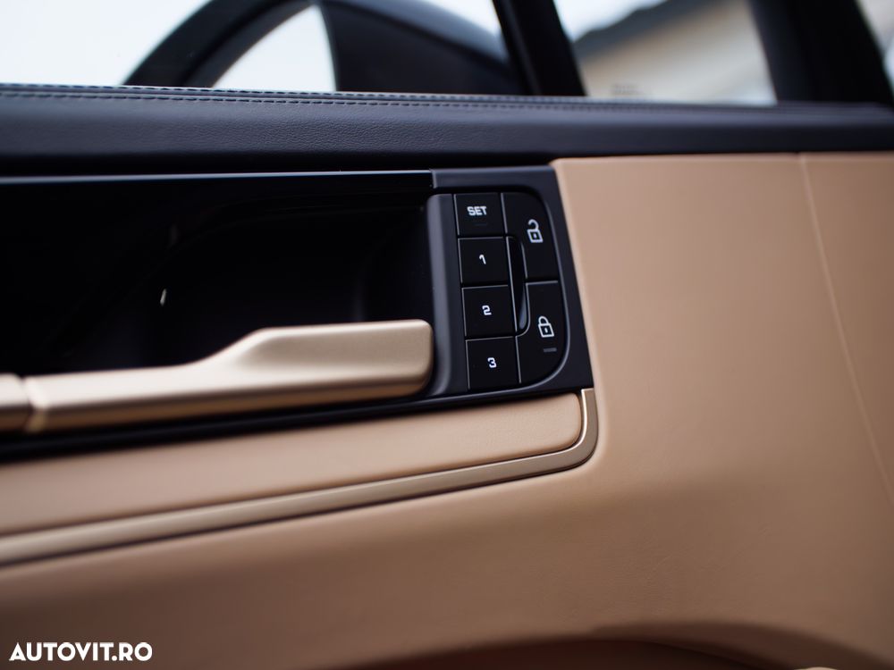 Porsche Cayenne - 36