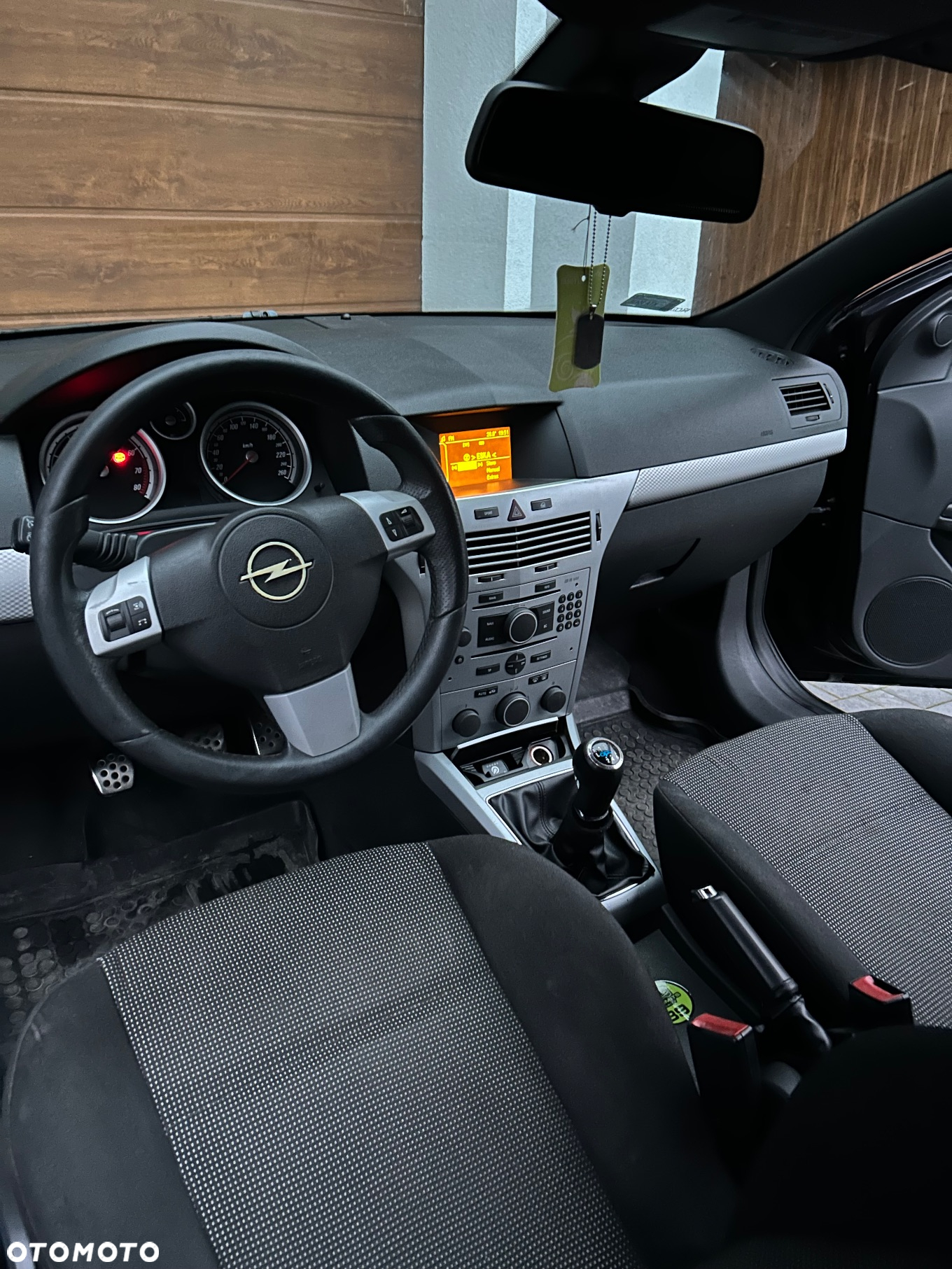 Opel Astra III GTC 2.0 T Sport - 8