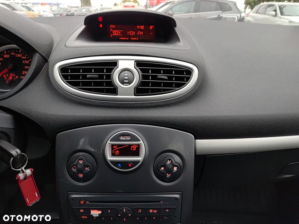 Renault Clio - 12