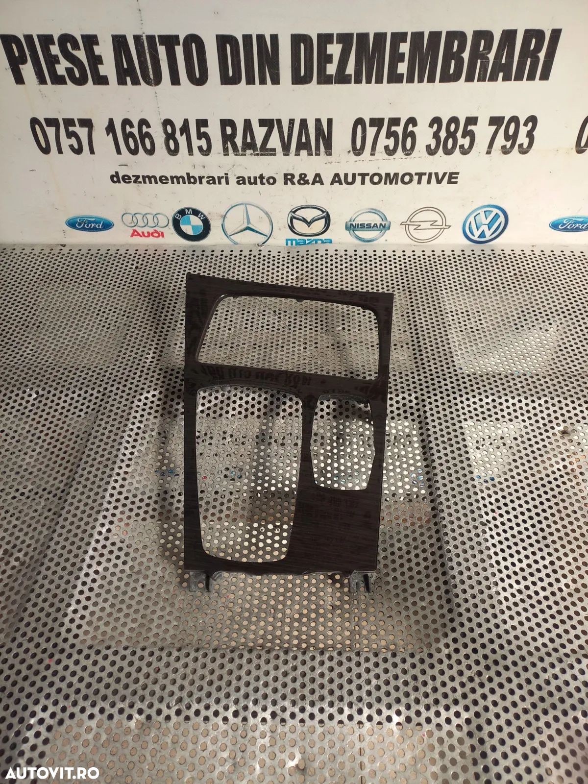 Ornament Trim Consola Centrala Bmw Seria 7 F01 F02 F03 F04 Volan Stanga Lemn Mahon Dezmembrez Bmw S - 1
