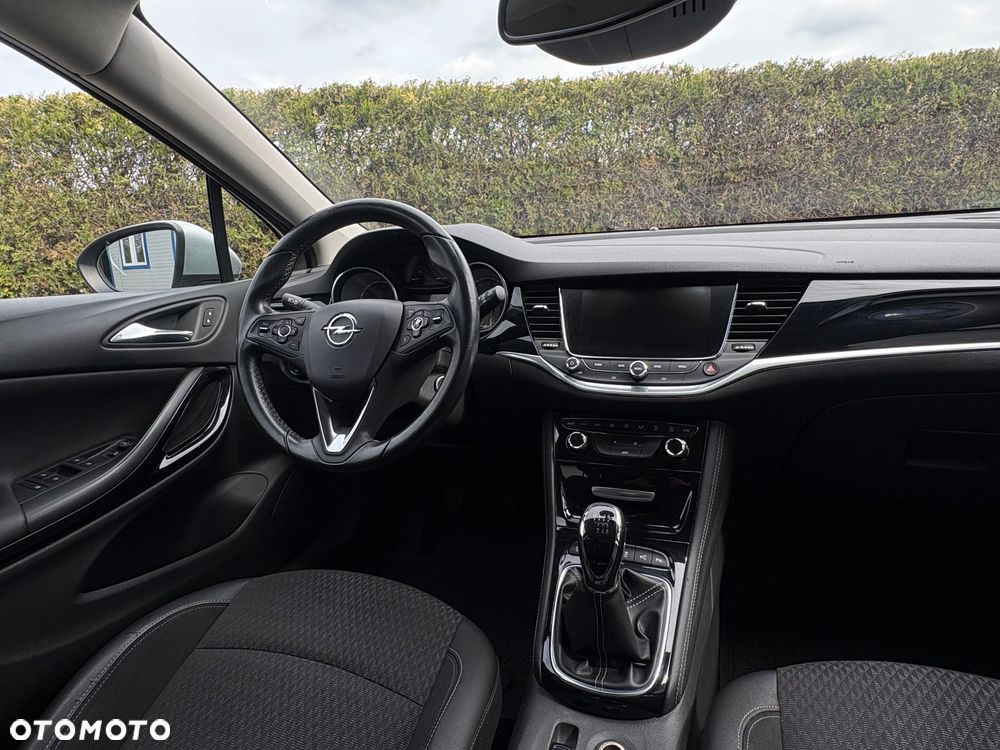 Opel Astra 1.4 T Enjoy - 10