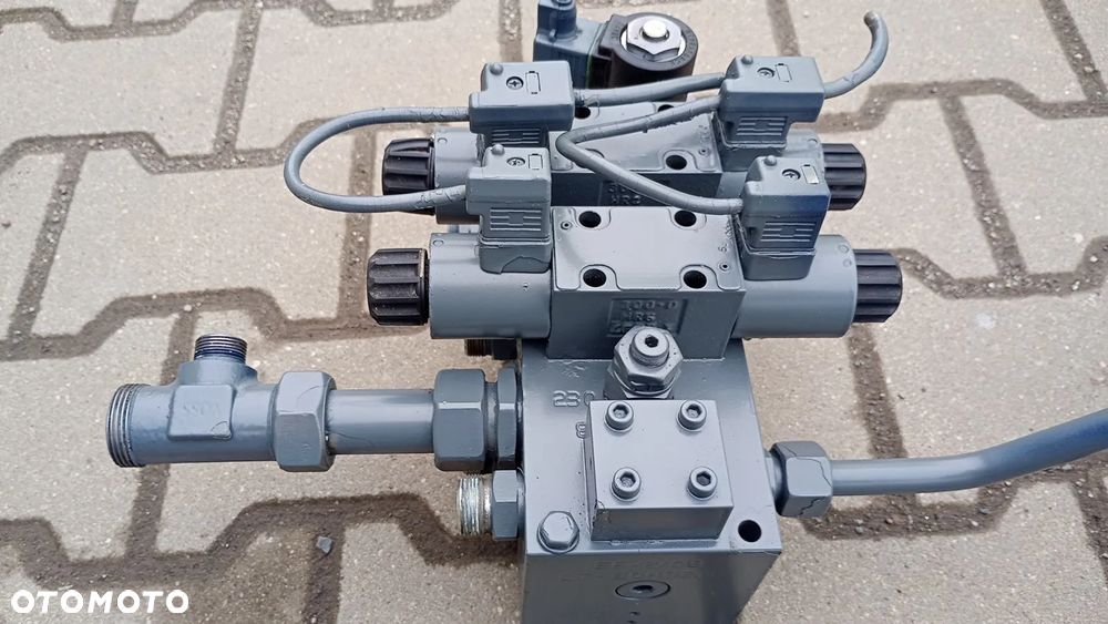 FV. ELEKTROZAWÓR ROZDZIELACZ HYDRAULICZNY LT-30H92,5 ZOELLER Medium XL - 1