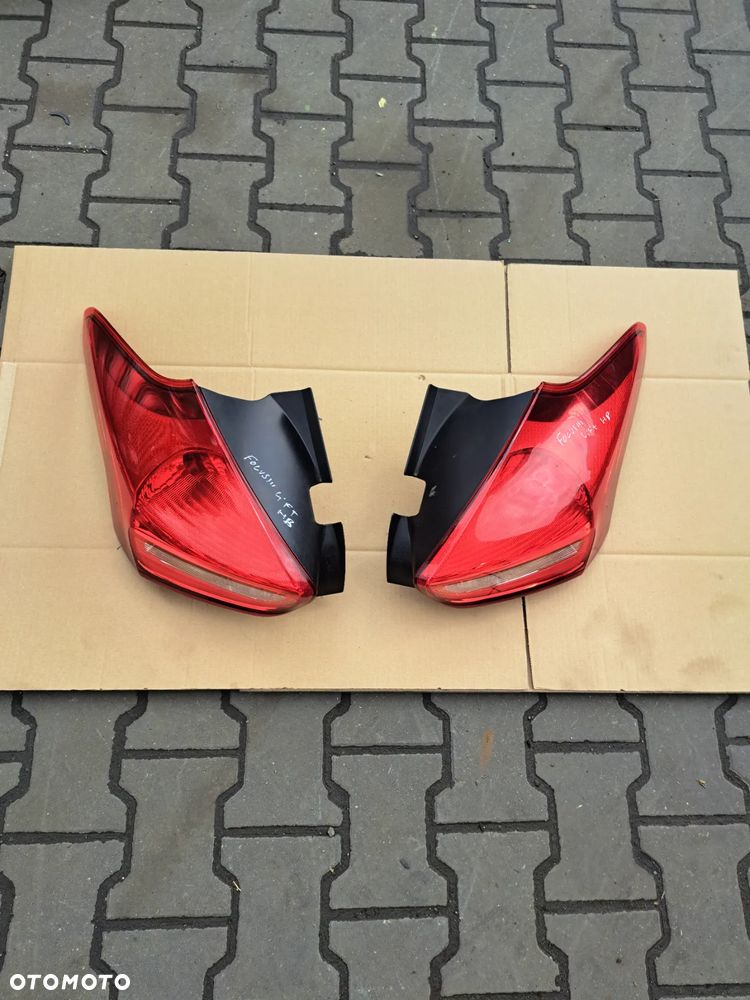 Ford Focus mk3 Lift lampa lewy tył prawy tył Hatchback F1EB-13405-BE  F1EB-13404-BE - 1