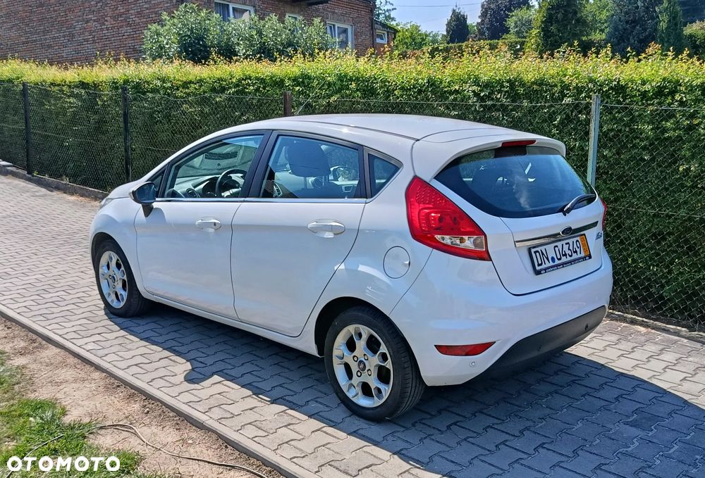 Ford Fiesta 1.25 Celebration - 3
