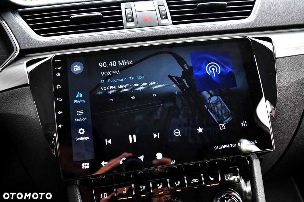 Skoda Superb 2.0 TDI DSG Premium Edition - 27