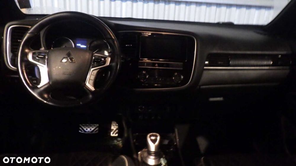 Mitsubishi Outlander Intense + - 11