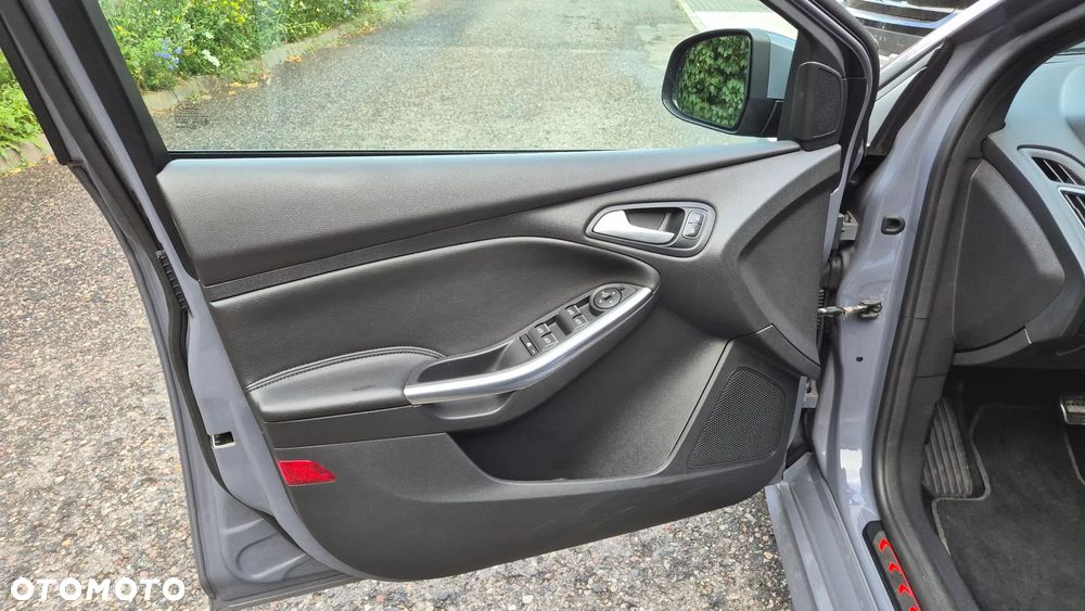 Ford Focus 2.0 TDCi ST PowerShift - 8
