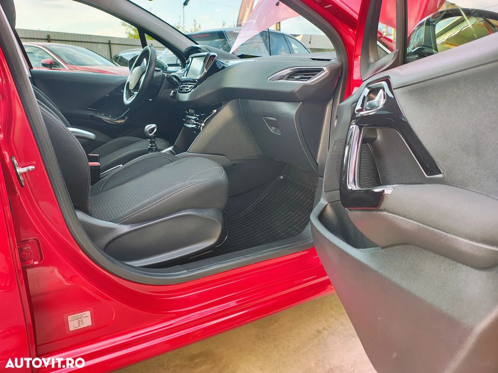 Peugeot 208 PureTech 110 Stop & Start Allure - 12