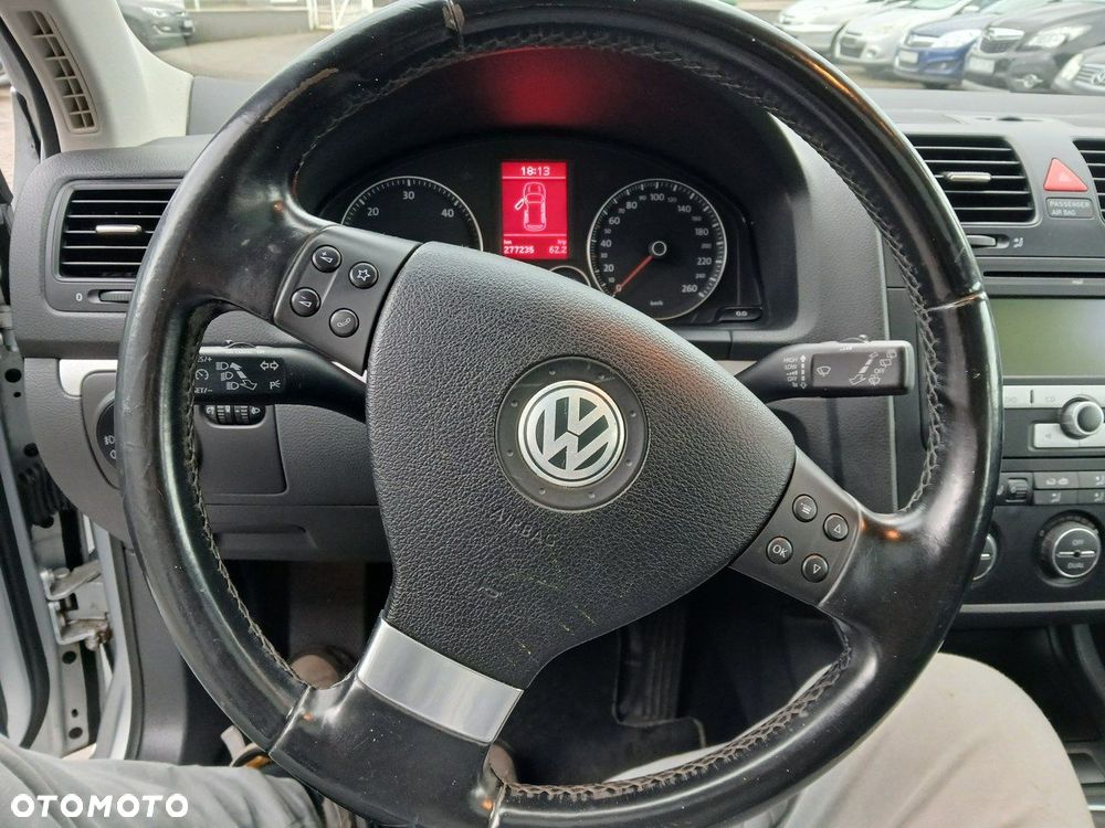 Volkswagen Golf 2.0 TDI Highline - 20