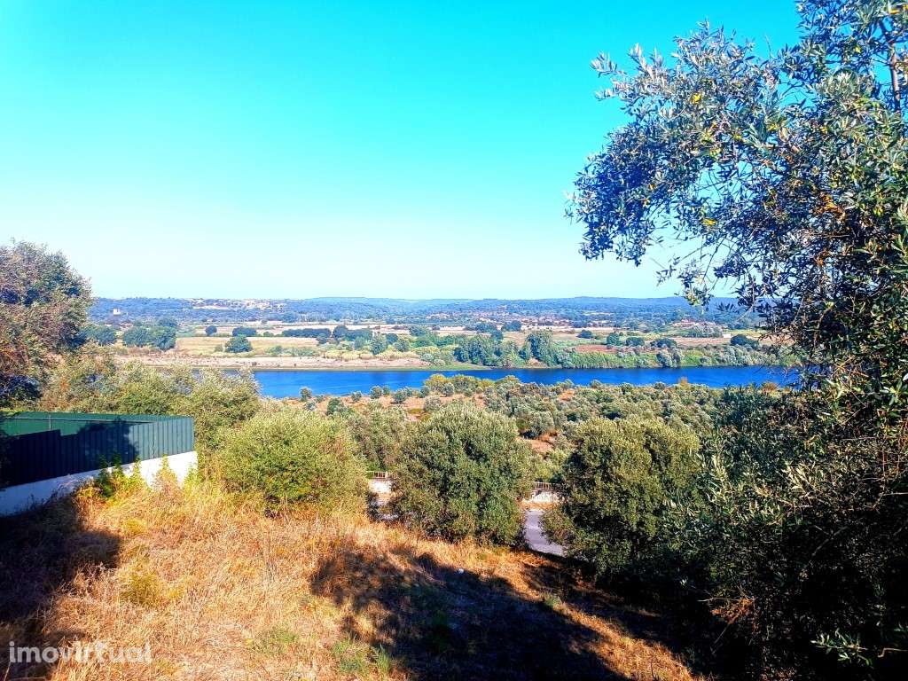 Terreno Urbano - Grande imagem: 4/4