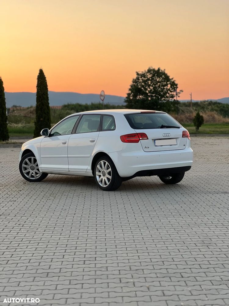 Audi A3 1.6 MPI Attraction - 2