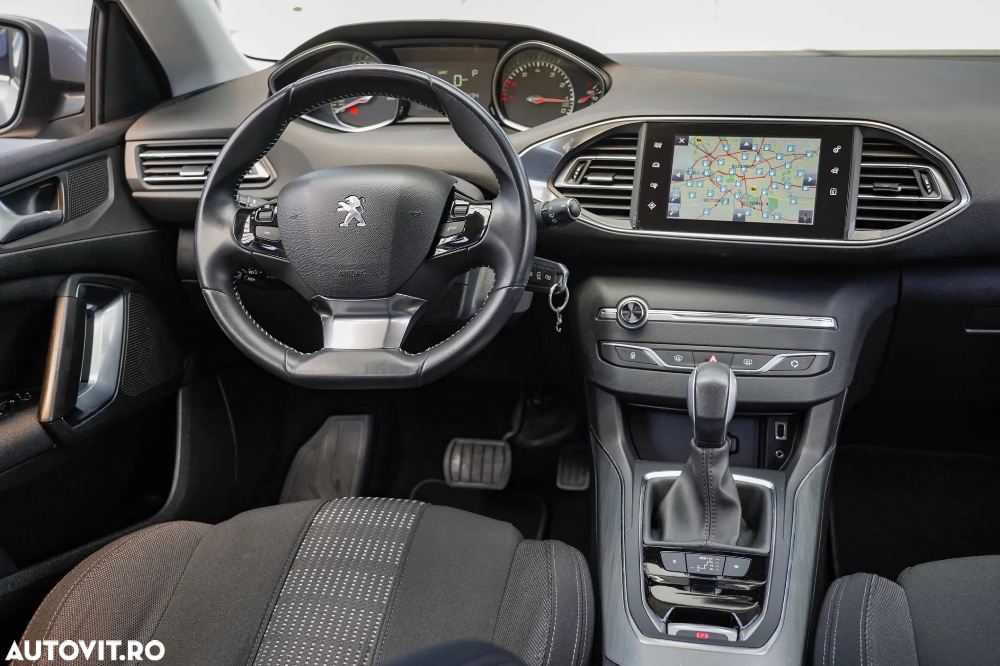Peugeot 308 1.2L PureTech 130 S&S EAT8 Allure - 6