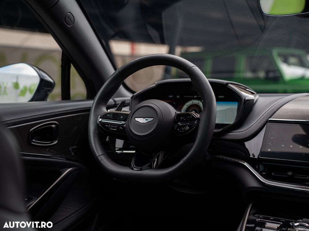 Aston Martin DBX - 20