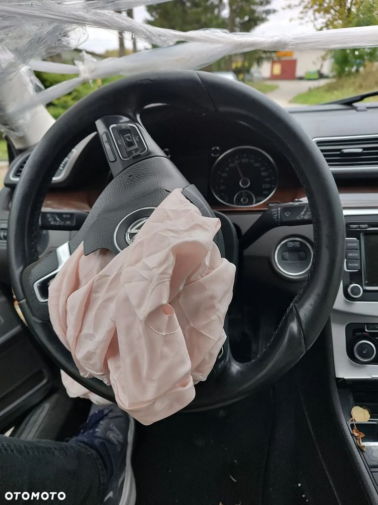Volkswagen Passat - 23