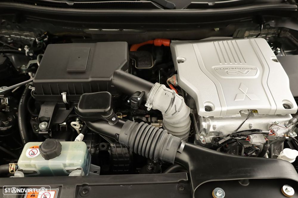 Mitsubishi Eclipse 2.4 PHEV eStyle — fotografia 25