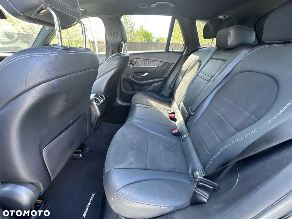 Mercedes-Benz GLC 250 4Matic 9G-TRONIC AMG Line - 23