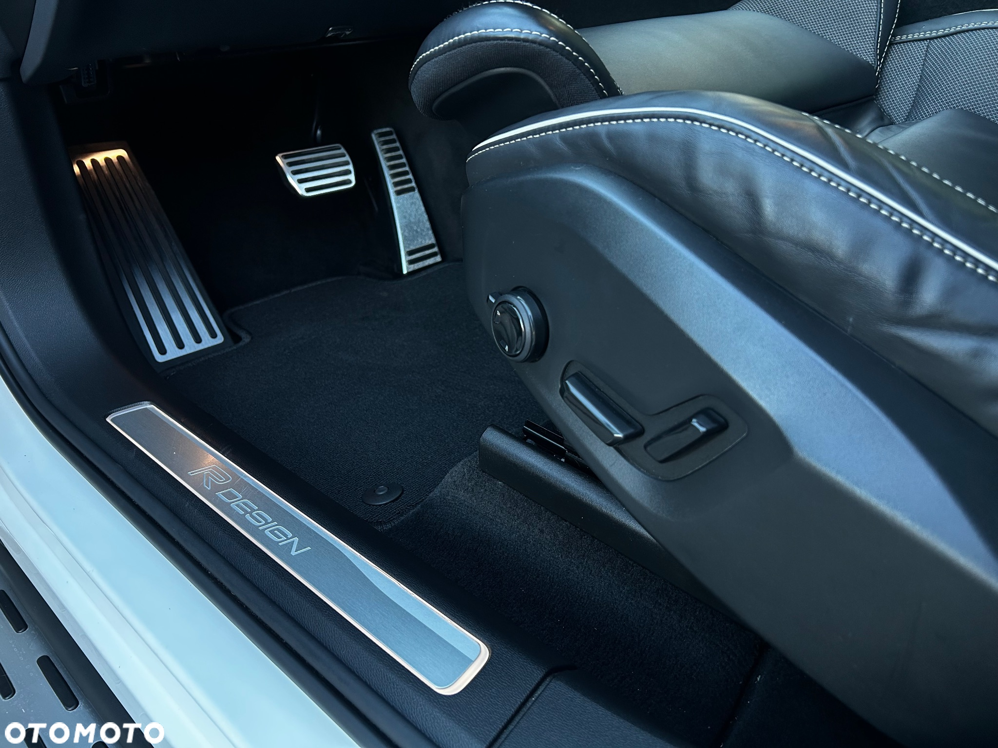 Volvo XC 60 B5 B AWD Geartronic RDesign - 28