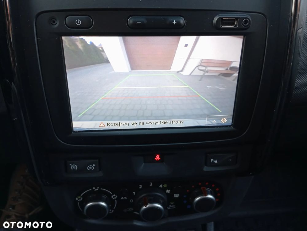 Dacia Duster 1.6 SCe Urban Explorer S&S - 32