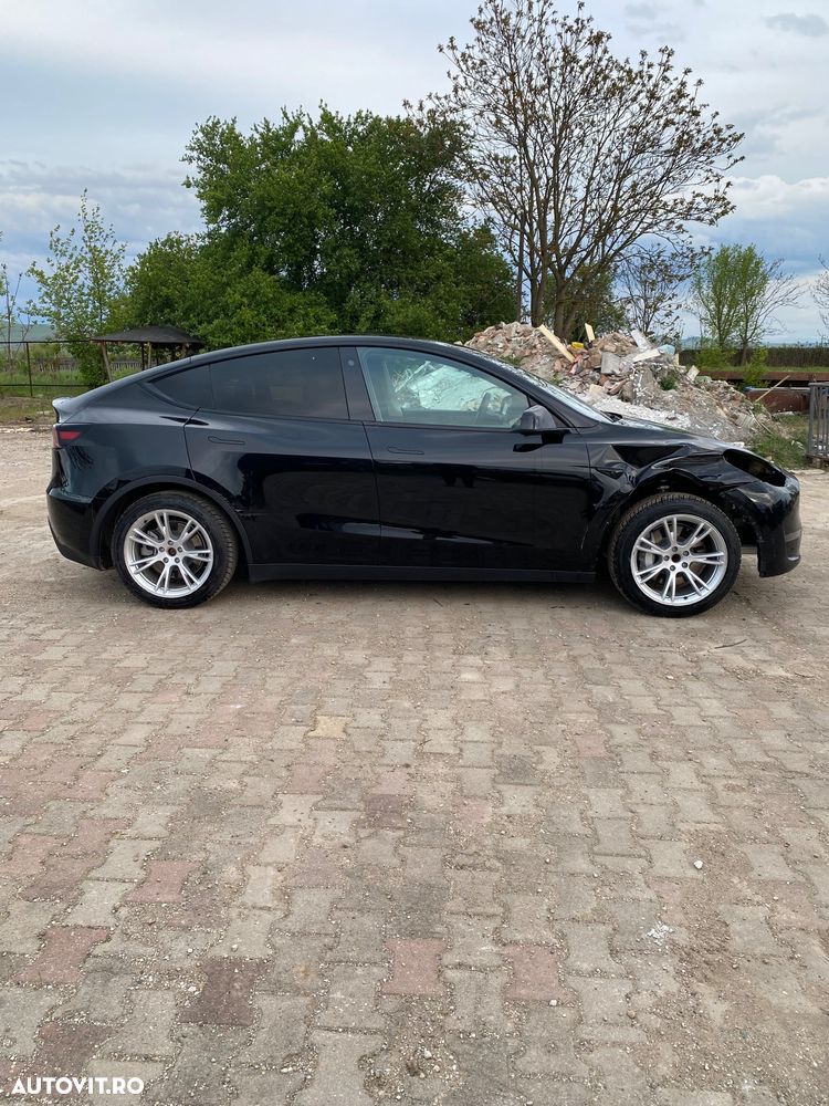 Tesla Model Y RWD - 5