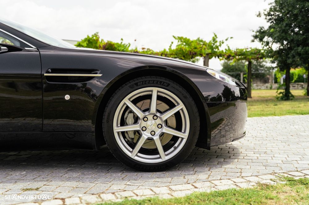 Aston Martin Vantage Coupe V8 Sportshift - 38