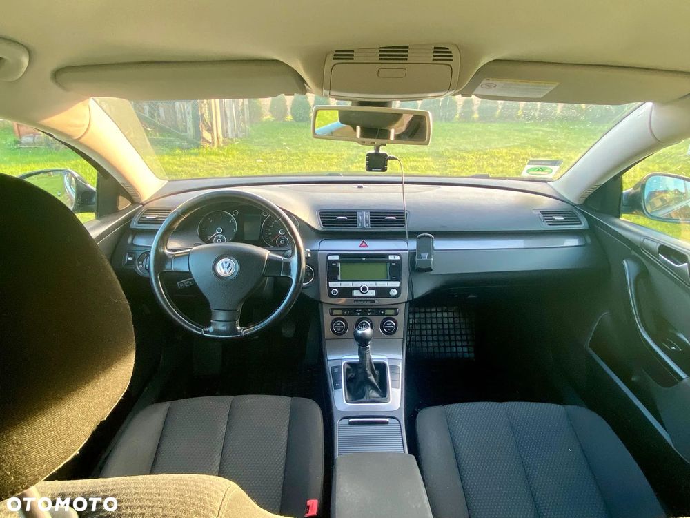 Volkswagen Passat 2.0 TDI DPF Trendline - 11