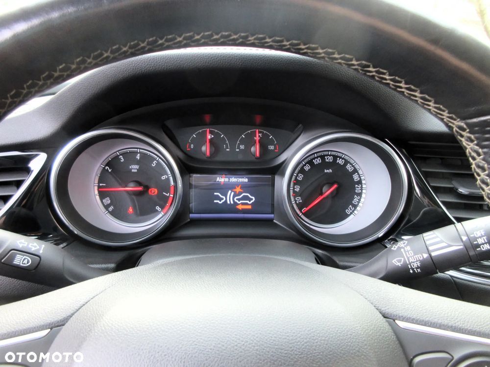 Opel Insignia 1.5 T Exclusive S&S - 15