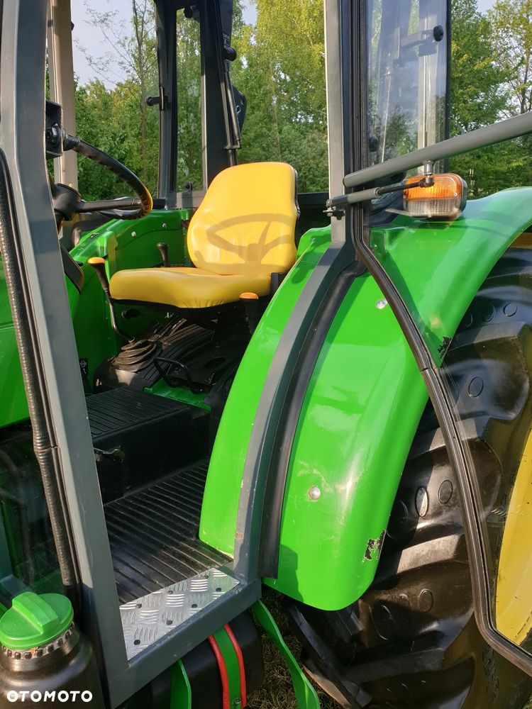 John Deere 5075E - 9