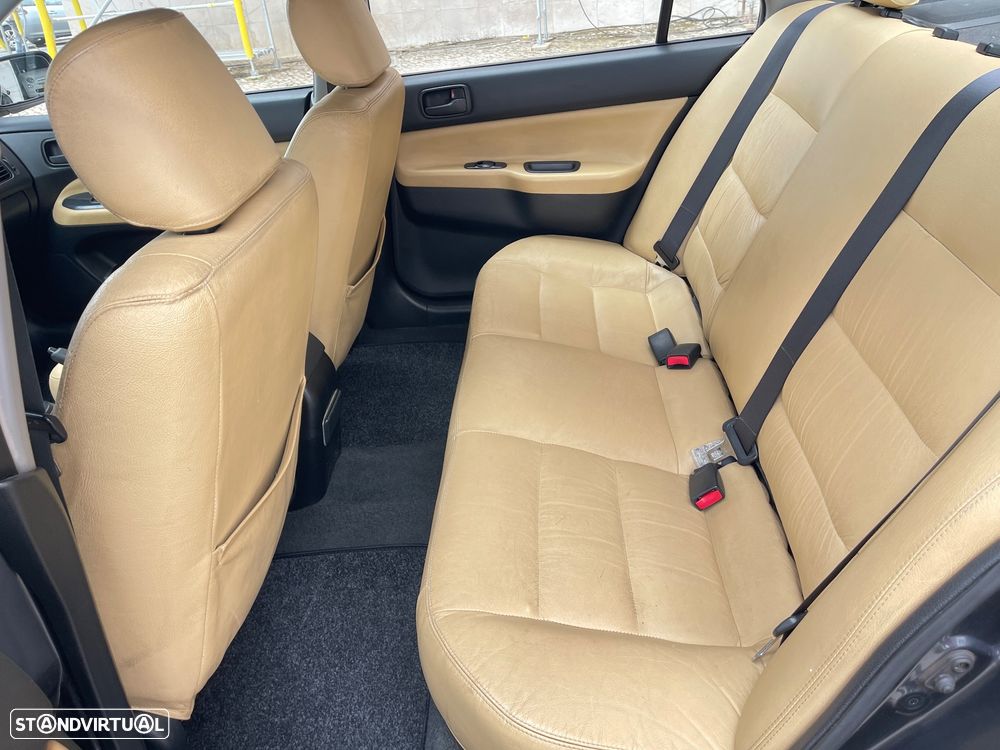 Mitsubishi Lancer - 11