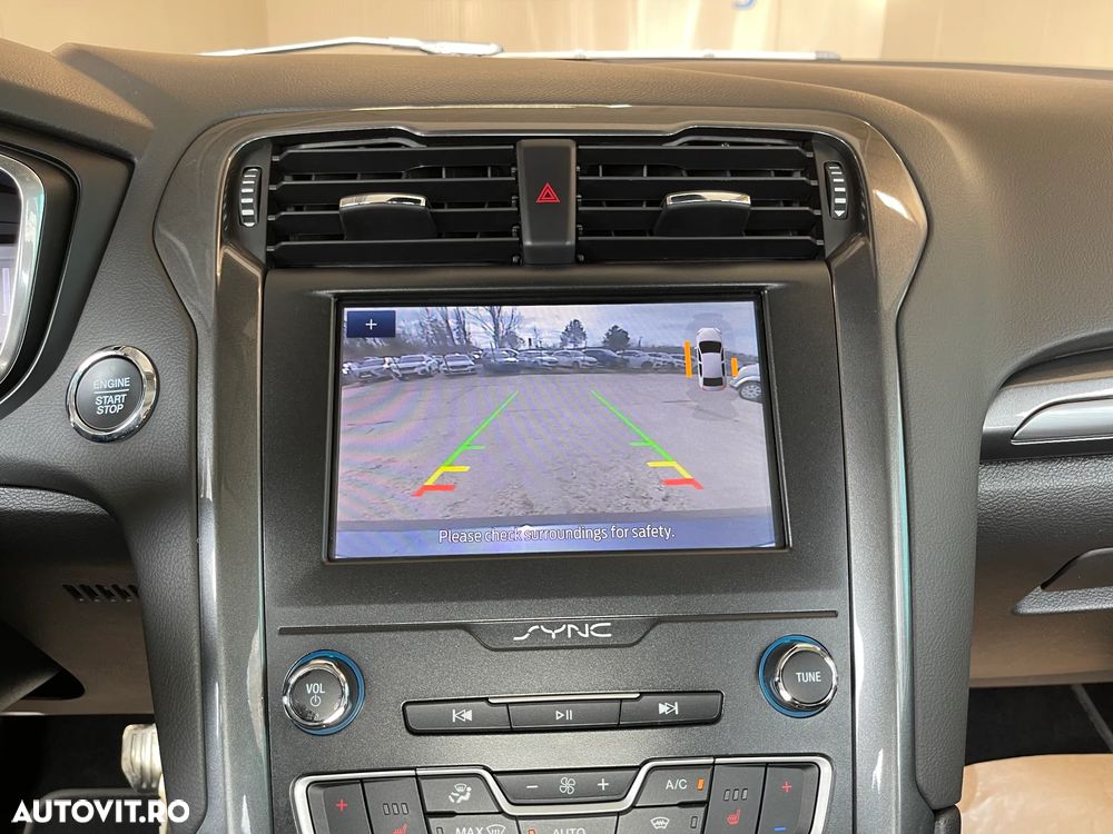 Ford Mondeo 2.0 HEV Titanium - 13