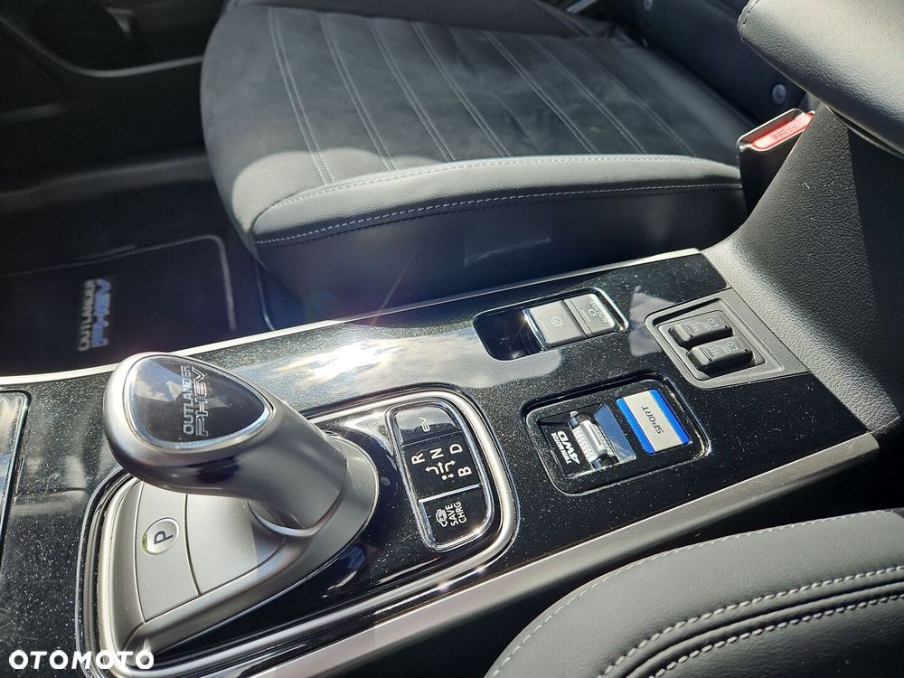 Mitsubishi Outlander - 15