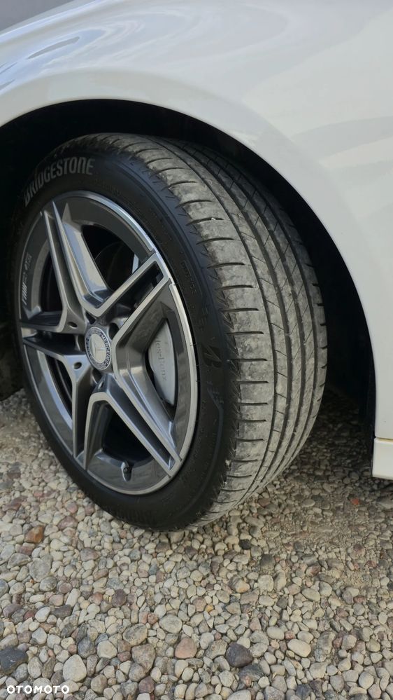 Mercedes-Benz Klasa C 300 4Matic 9G-TRONIC AMG Line - 14