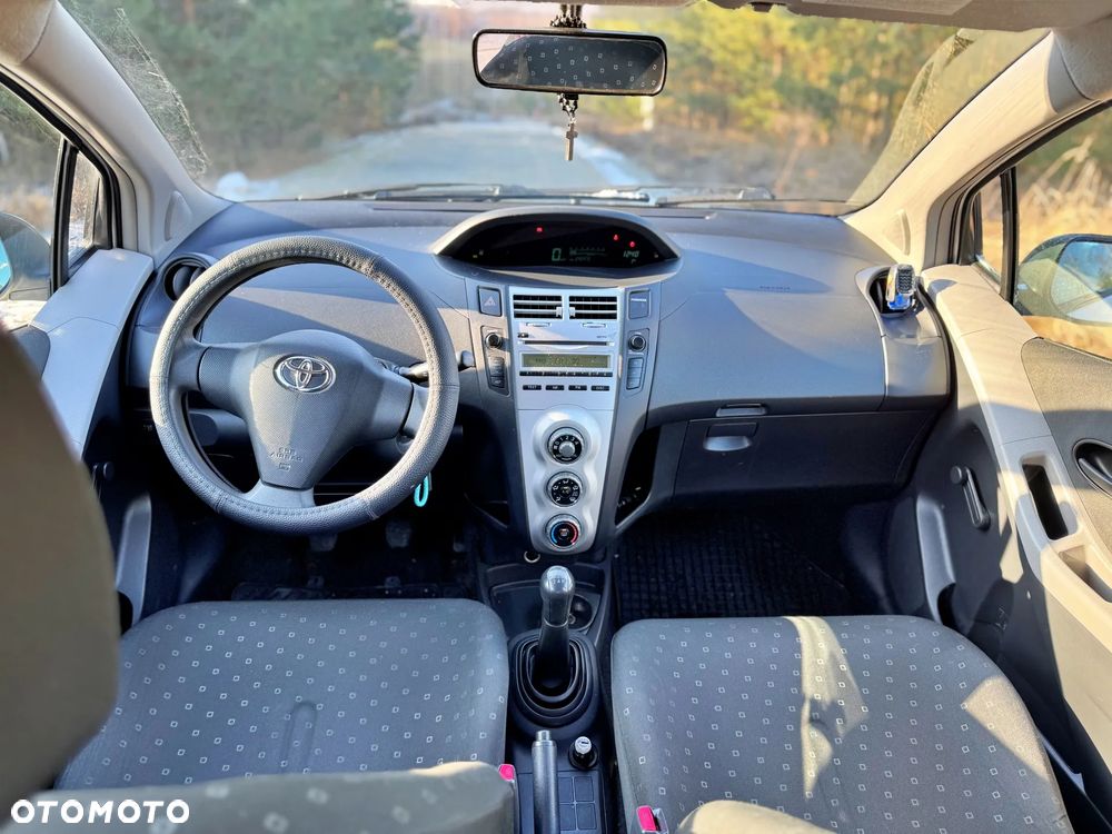 Toyota Yaris 1.0 Terra - 25
