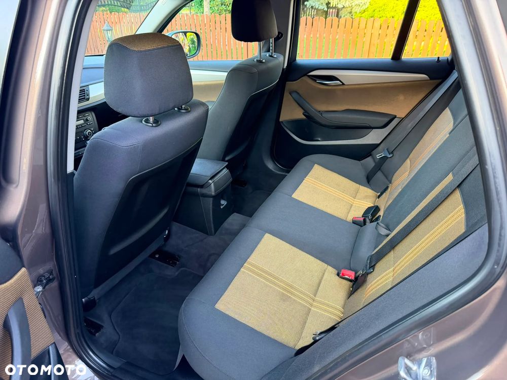 BMW X1 sDrive18i - 17