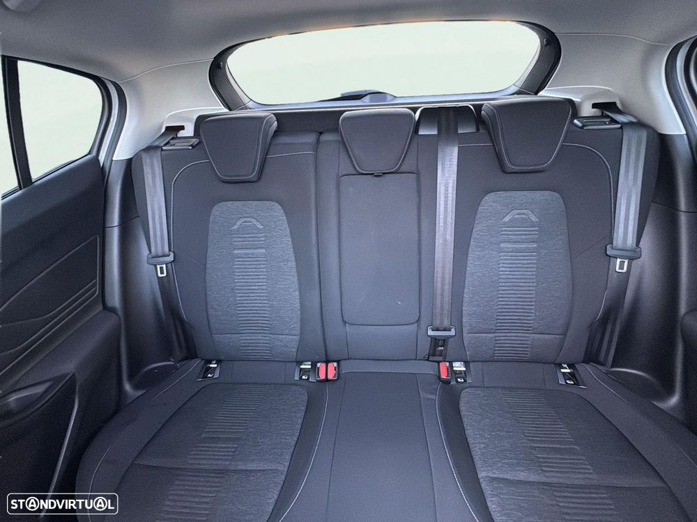 Ford Focus 1.0 EcoBoost Active X - 17