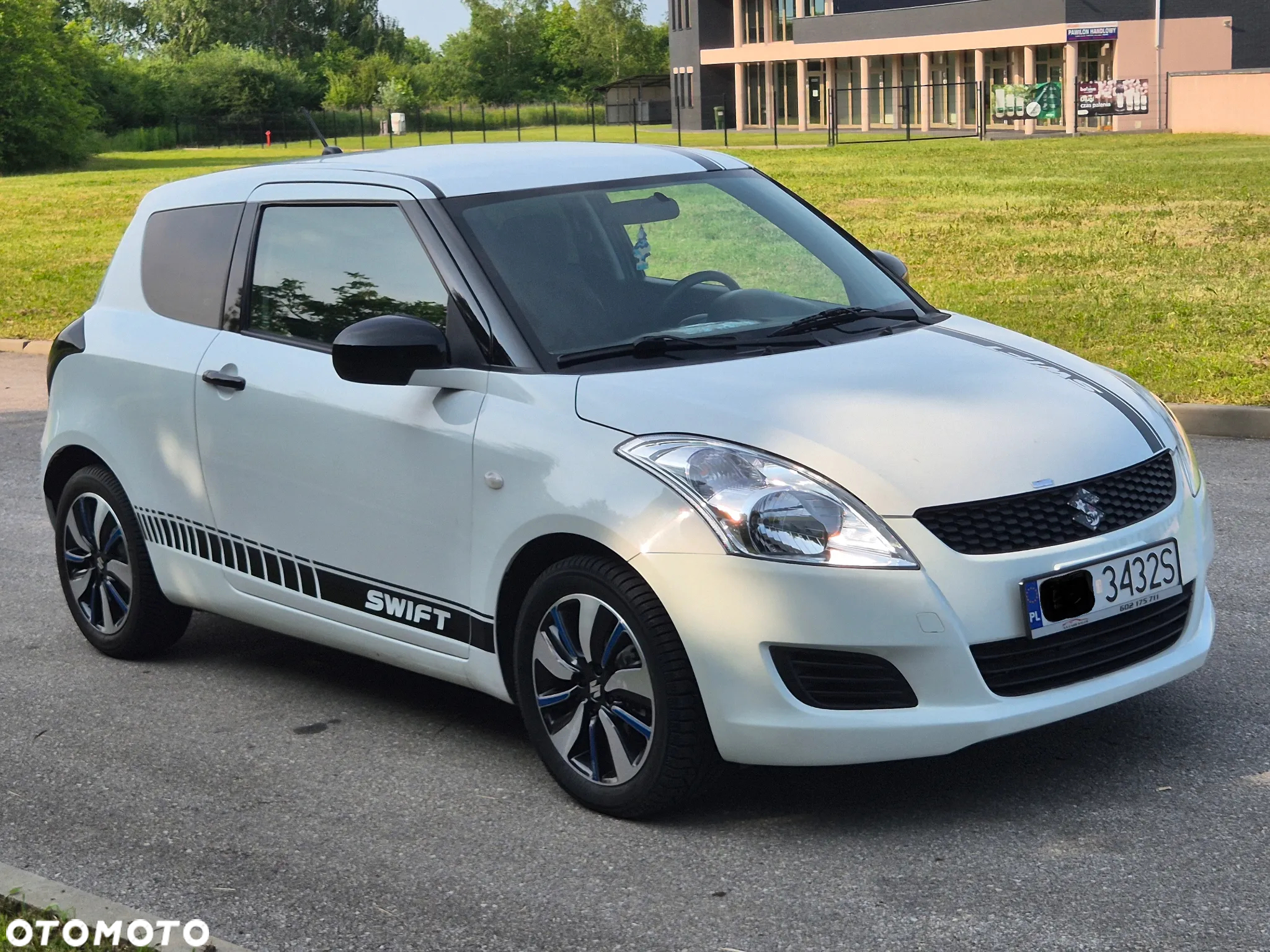 Suzuki Swift 1.2 BlackWhite - 11