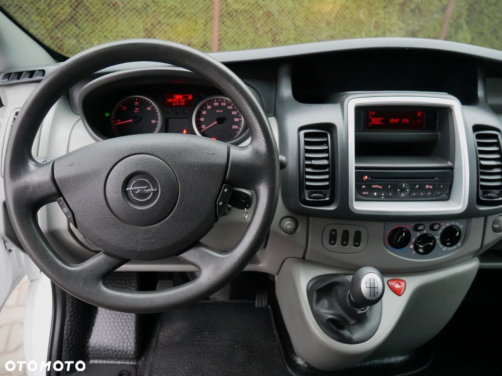 Opel Vivaro - 22