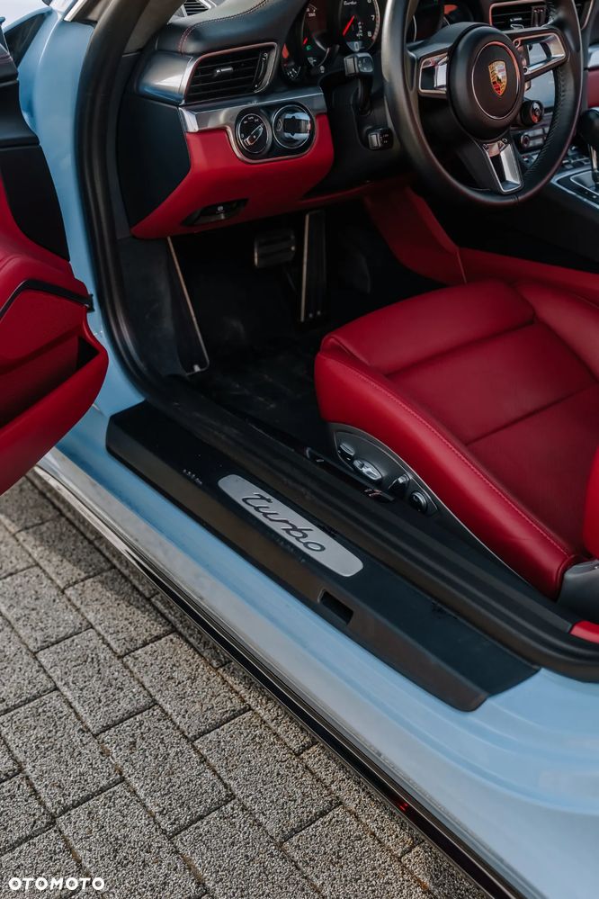 Porsche 911 Turbo - 7